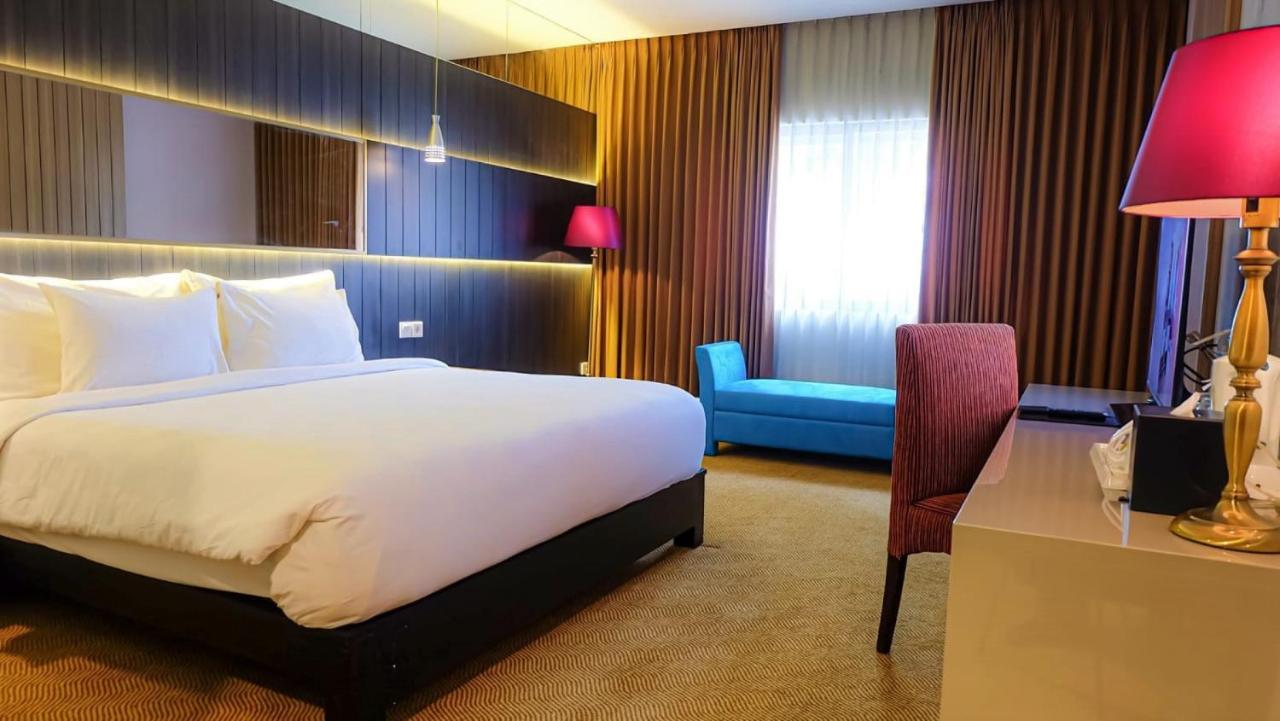 Swiss-Belhotel Silae Палу Екстер'єр фото