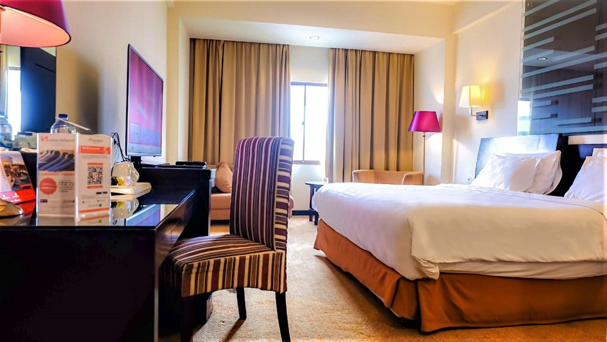 Swiss-Belhotel Silae Палу Екстер'єр фото