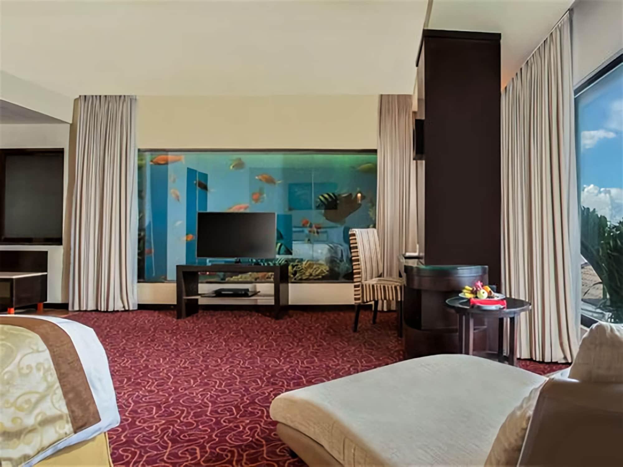 Swiss-Belhotel Silae Палу Екстер'єр фото